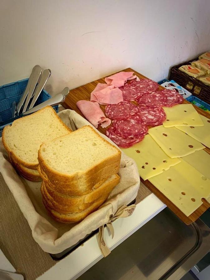B&B La Dimora Del Conte Napoli Bagian luar foto